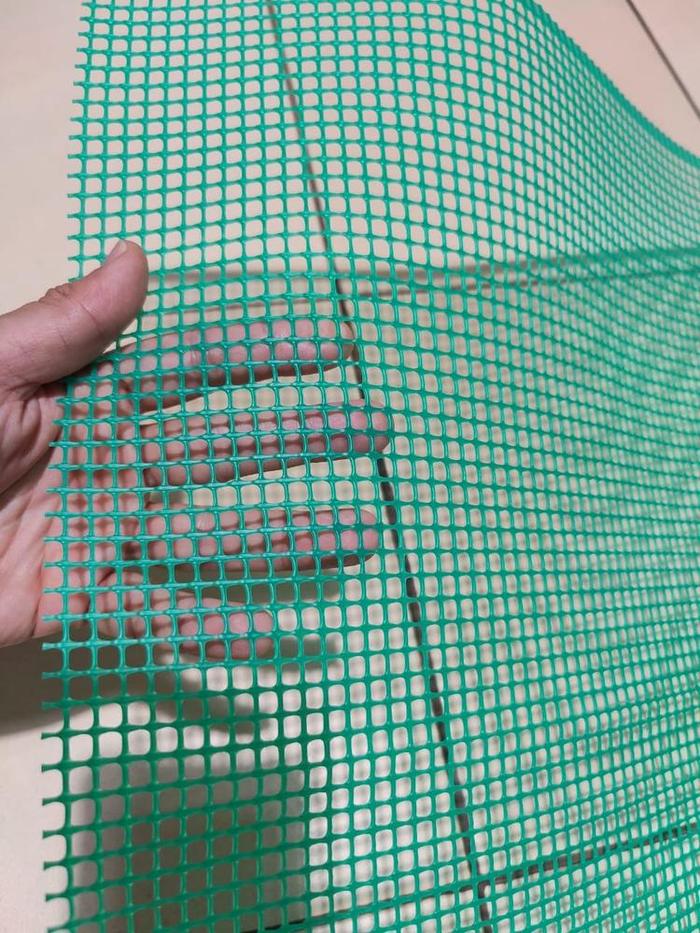 Ka t Jaring Plastik HDPE kotak 6 mm per roll - u