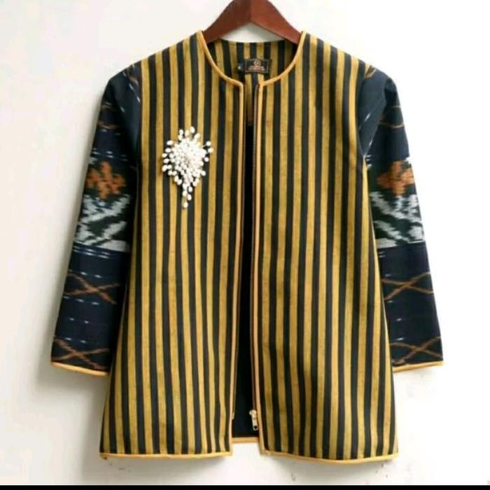blus tenun Jepara motif lurik mawar