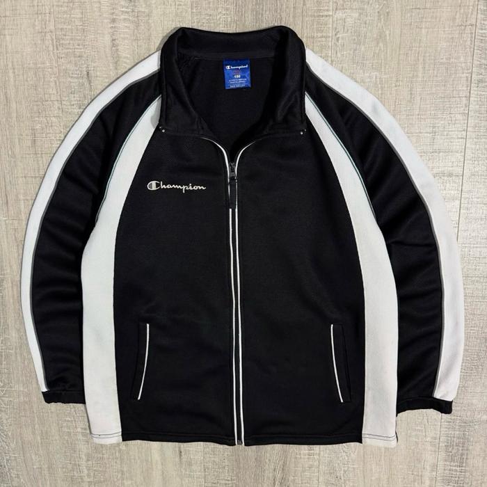 Jaket champion script logo tracktop black white