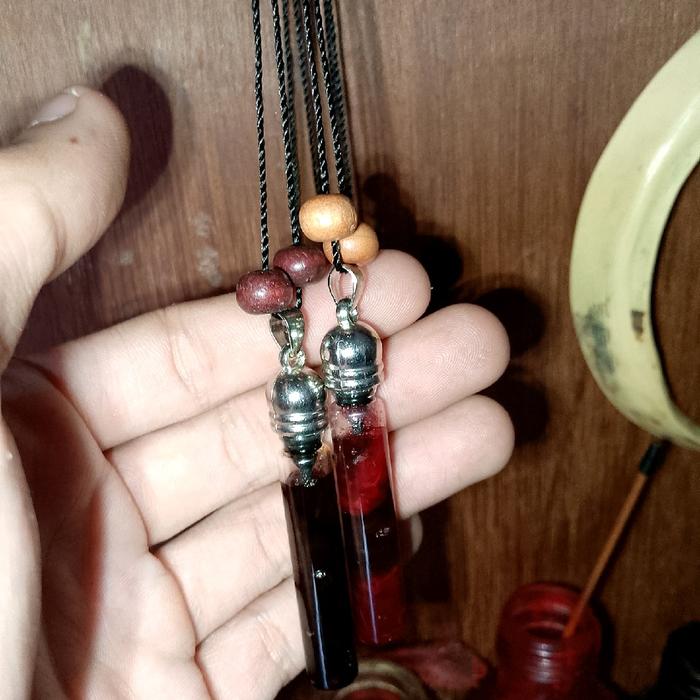 kalung Liontin Antik Kalimantan