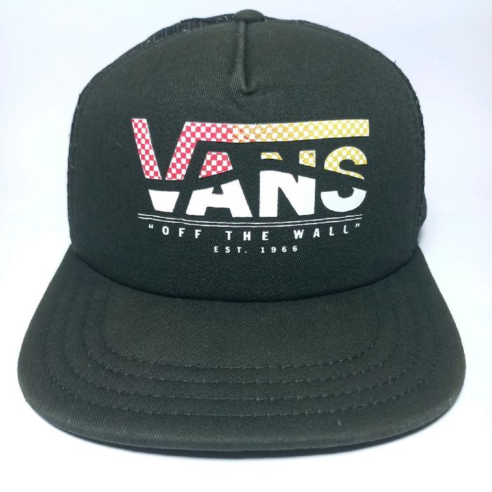 Vans Topi Hitam Off The Wall Est 1966 dengan Desain Perpaduan Warna Merah,Putih dan Kuning