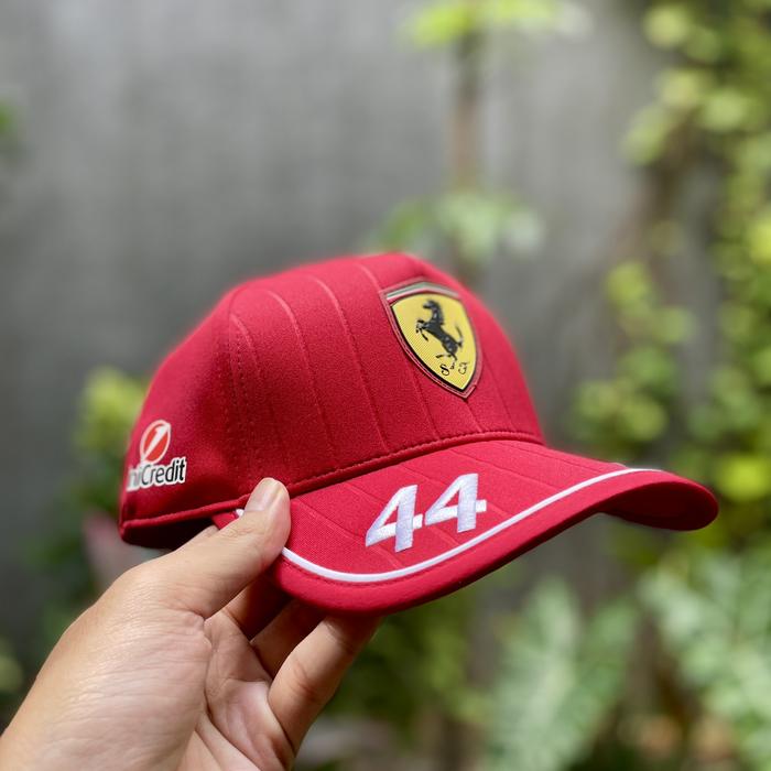 Topi Lewis Hamilton Ferrari 2025 Caps F1, Formula 1 Original PUMA – BRAND NEW