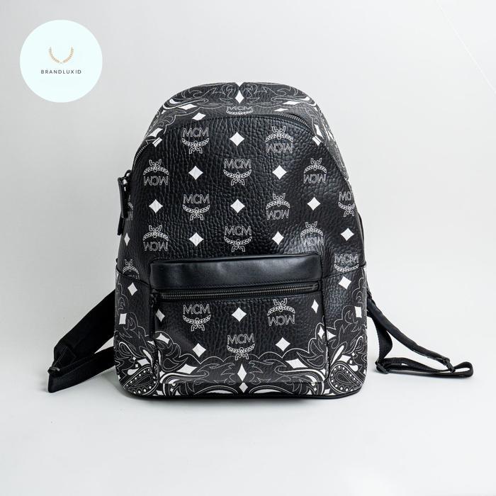 MCM Medium Stark Backpack in Bandana Visetos Black