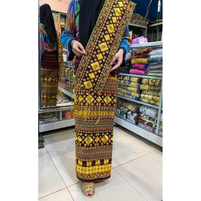 kain tapis lampung. Tapis bordir tenun limar.