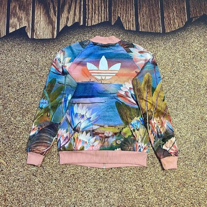 jaket tracktop ADIDAS THE 3 STRIPES CURSO trefoil  full print big logo bunga belakang jaket bomber c