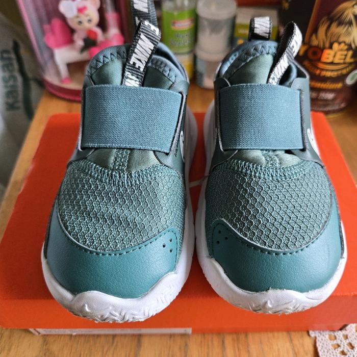 PreLoved Nike Flex Runner
