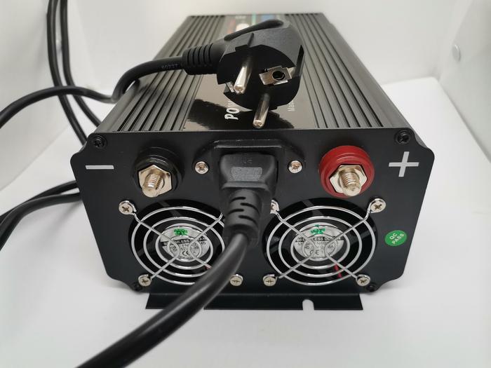 Modified Wave 1500W DC 12V TO AC 110V 60HZ emergency UPS Inverter