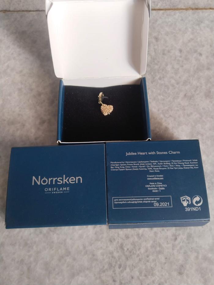 Norrsken Oriflame Jubilee Charm Collection accesories gelang