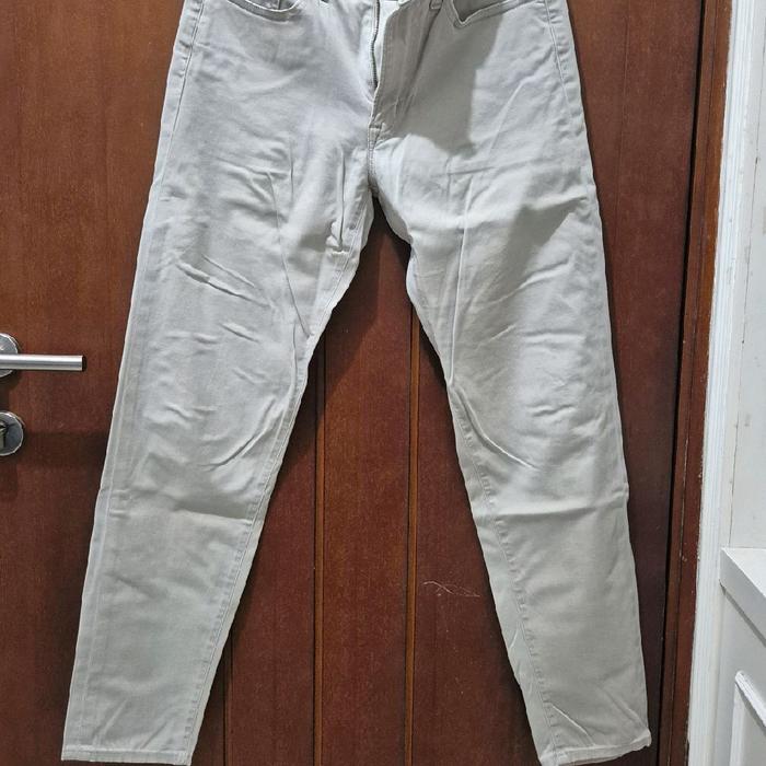 Celana Panjang Chino merk Uniqlo warna Krem size S Second