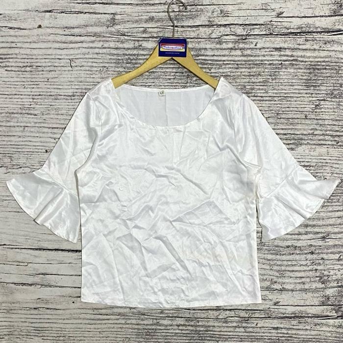 Blouse blus atasan wanita cewek perempuan baju putih polos basic kerah sabrina Y.C.Y.K Collection se