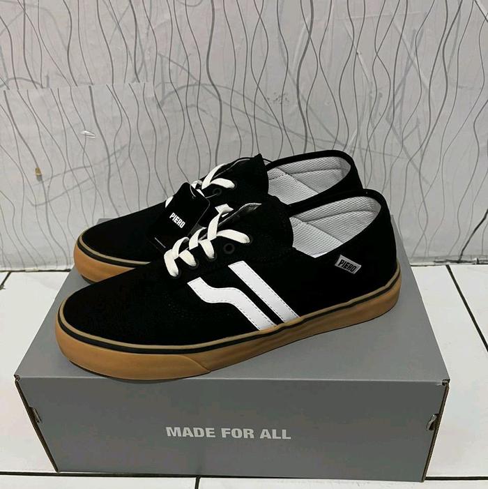 SEPATU SNEAKERS PIERO CLAYTON BLACK WHITE Snekers Pria Hitam Casual