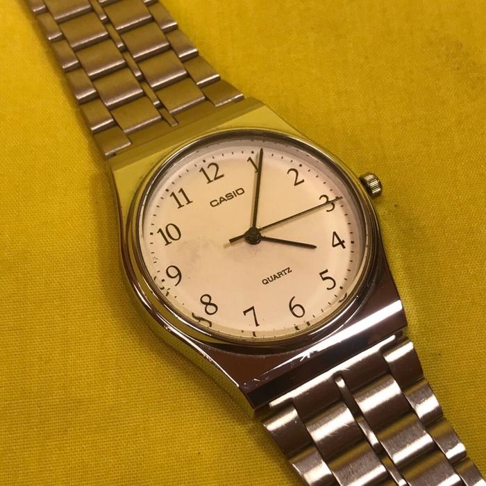 Casio MQ 336 Jam Tangan Quartz dengan Tali Stainless Steel dan Dial Putih untuk Pria dan Wanita