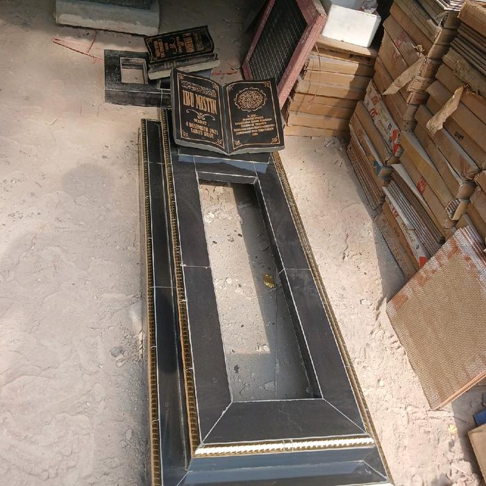 kijing makam granit mode buku