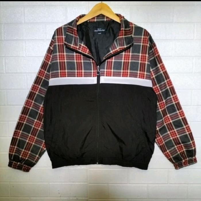 470. Jaket SPINNS  Size L  LD116