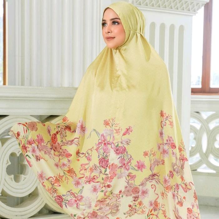 Farra Prayer Robe Buttonscarves