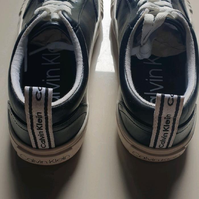 Sepatu pria wanita brended size 37 cm second