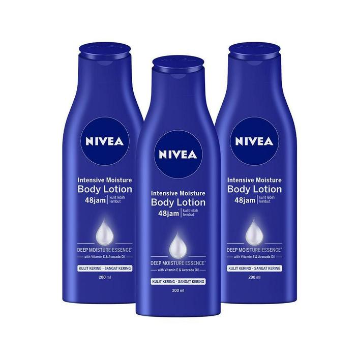 NIVEA Intensive Moisture Moisturizing Body Lotion 3 x 200 mL