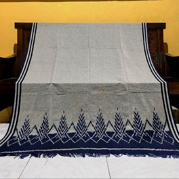 kain tenun blanket Halusan etnik Jepara warna abu-abu