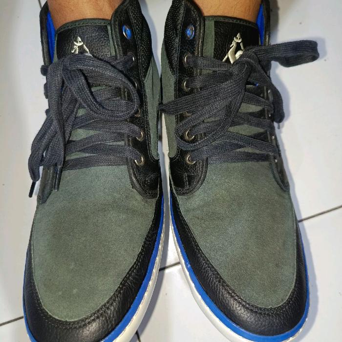 Preloved Sepatu LE COQ SPORTIF Casual Mid Leather + Suede #43 / 27,5cm