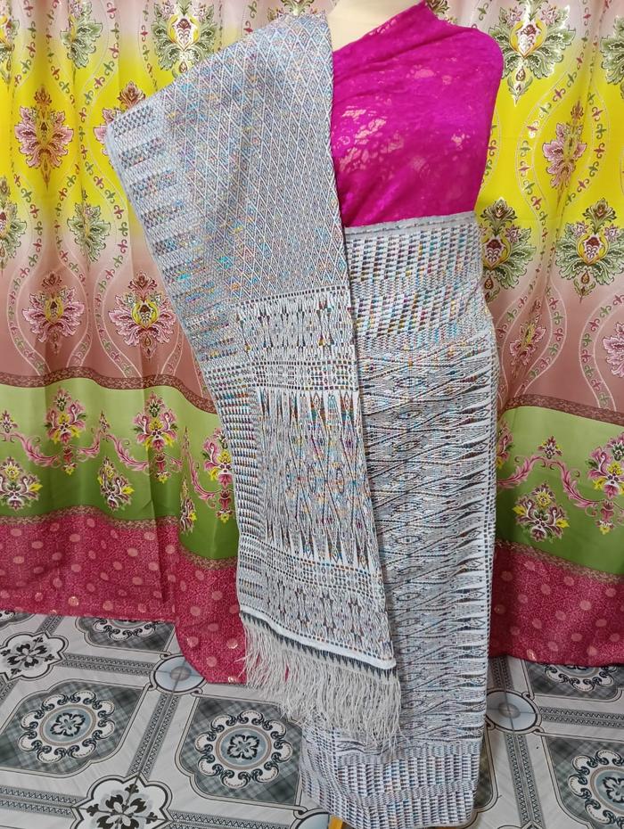 Tumtuman untuk pengantin/suhut bahan sutra full purada kristal