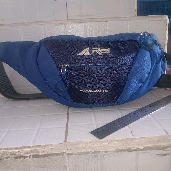 tas pinggang arei mahalona 04 lebar 25 cm tinggi 12 cm Pria