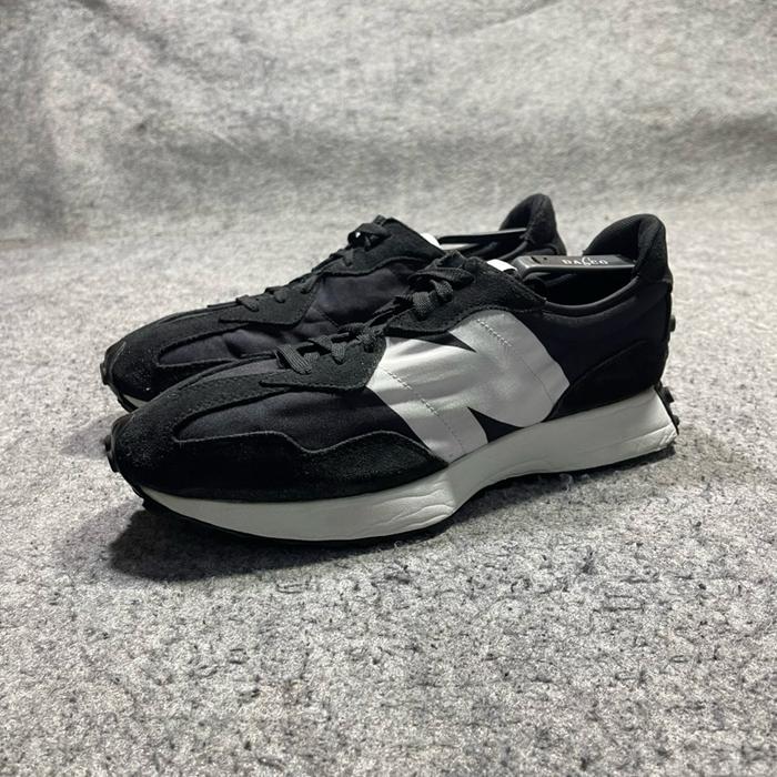 Merek : NB 327 Model : SNEAKERS RUNNING  Asal : VIETNAM  Size. : 10 setara 44-45 insole 29cm