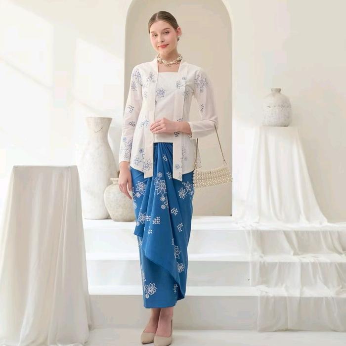 Kebaya Putih - Kebaya Cream - Kebaya Kutubaru Ivory - Kebaya Batik - Setelan Batik - Blouse Batik - 