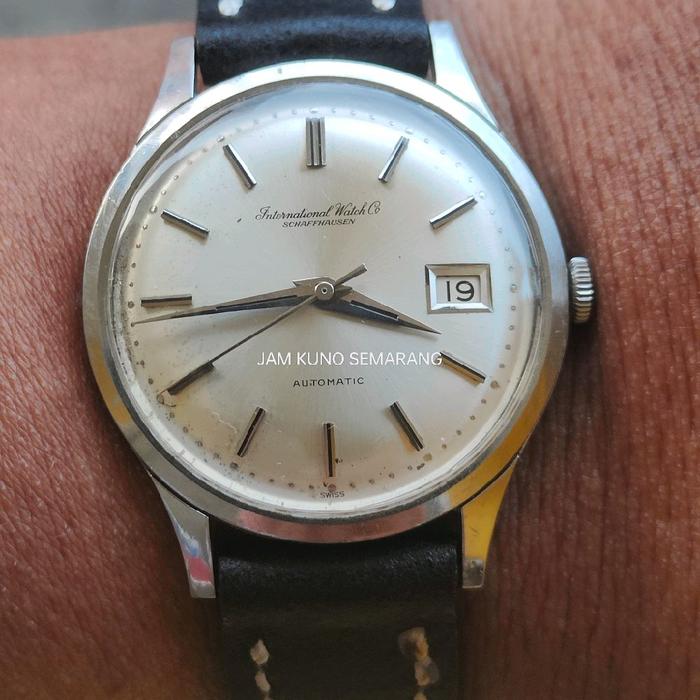 JAM KUNO SWISS MEWAH BERKELAS : IWC INTERNATIONAL WATCH Co Scaffhausen AUTOMATIC TAHUN 1960AN ORIGIN