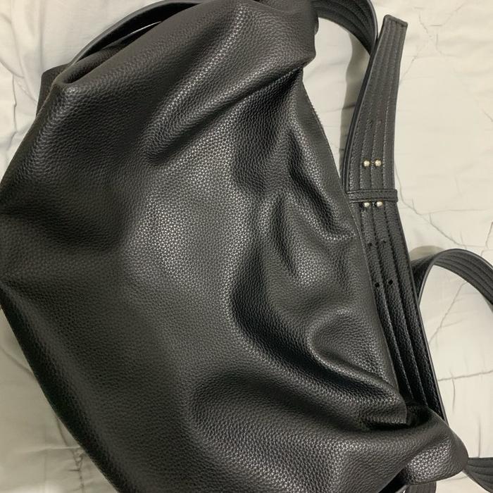 Preloved Tas Payless Chrissie Sling Bag Hitam Selempang