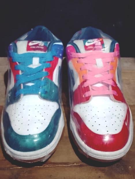 SB DUNK LOW - SB PRO QS PARRA (Friends & Family)