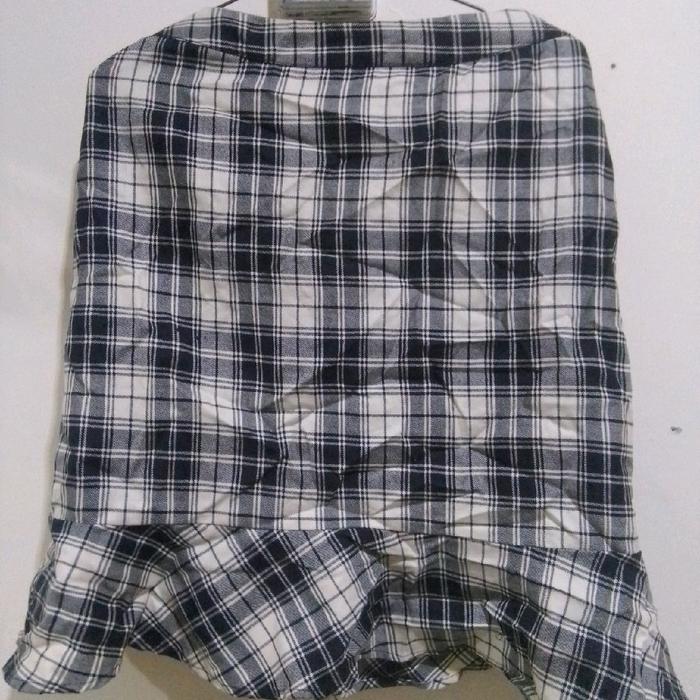 Rok Kotak Remaja LP 75 Bahan Lembut dengan Desain Plaid Hitam Putih