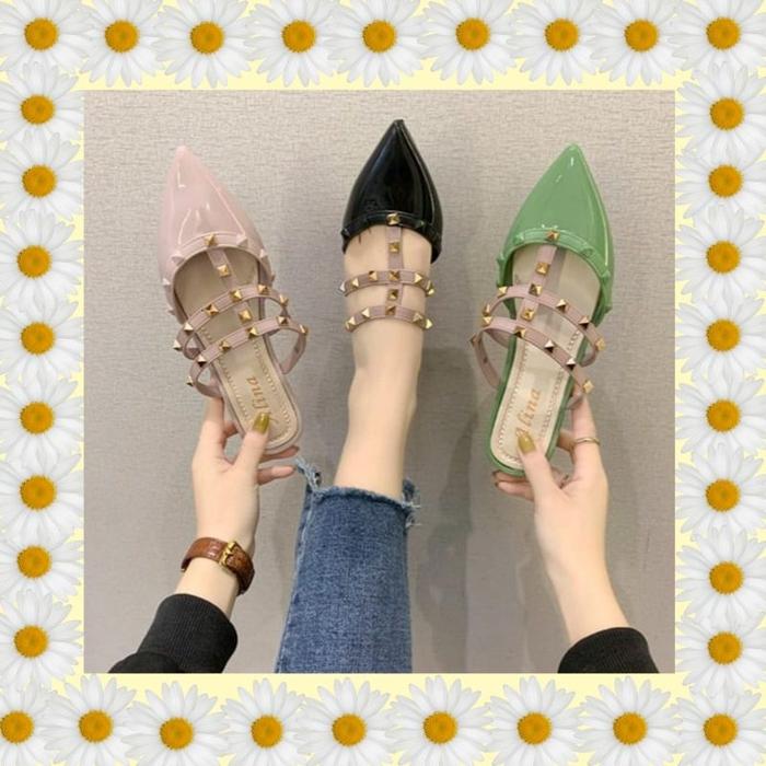 Bustong stud lancip/sandal wanita terbaru/variasi stud/sandal wanita flat/jelly shoes viral