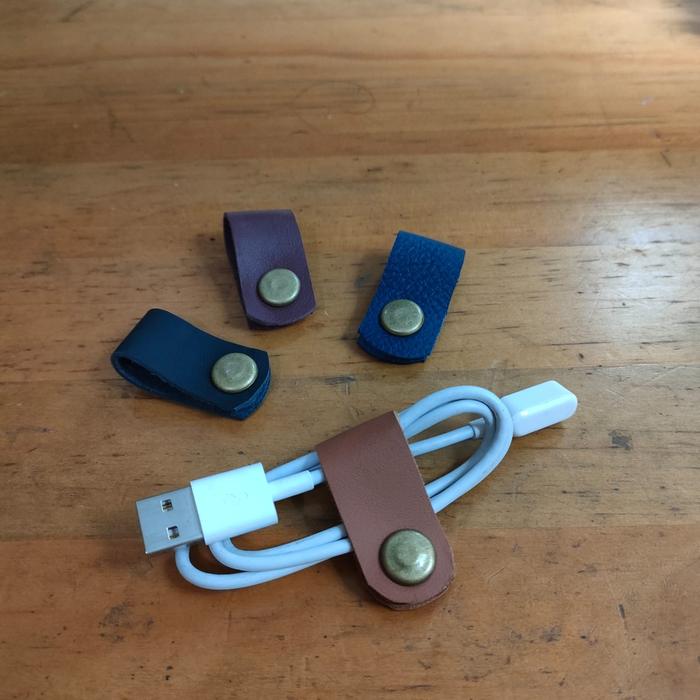 Namikami - Kabel Klip Kulit Asli Premium Leather Kabel Charger