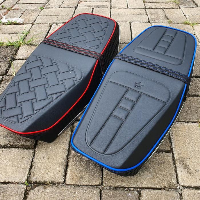 Jok sadel Gl100 motif carbon lis merah biru