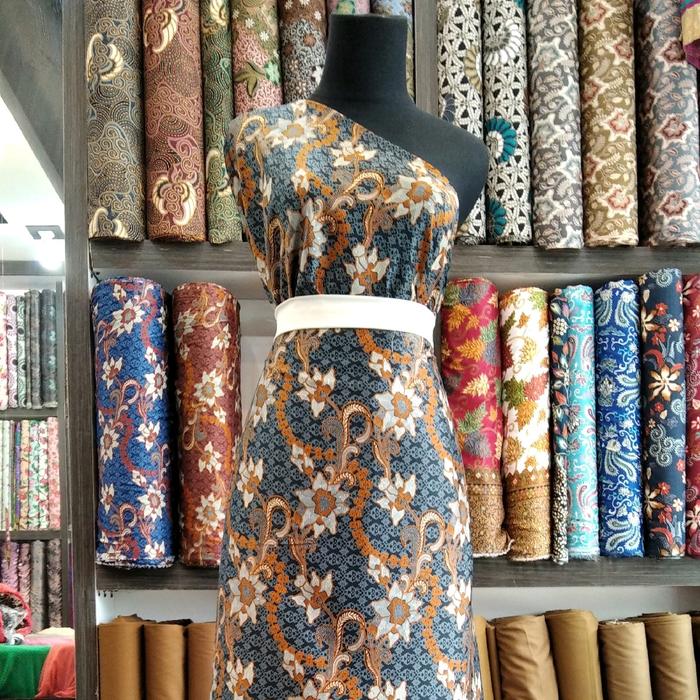 Kain Batik Sutra Baju Pria & Wanita