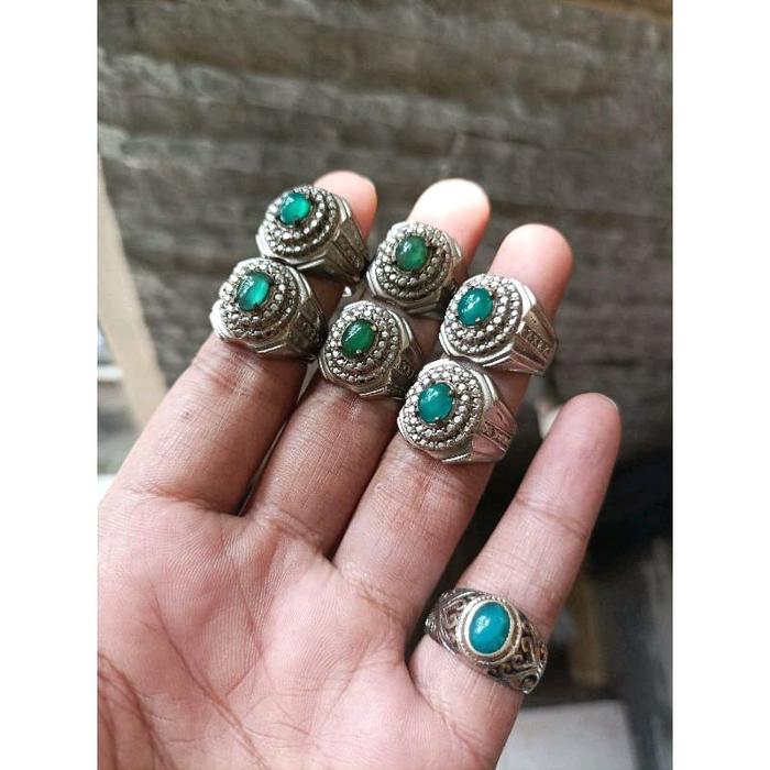 Akik Bacan doko minion super natural
