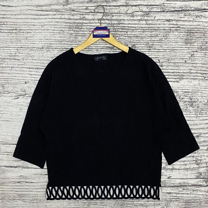 Blouse blus atasan wanita cewek perempuan motif renda hitam putih fashion Stouasouk second bekas thr