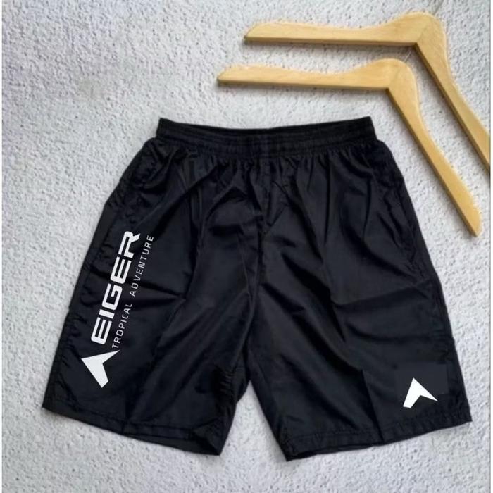 Eiger Celana Pendek Pria XL Hitam dengan Logo Tropical Adventure