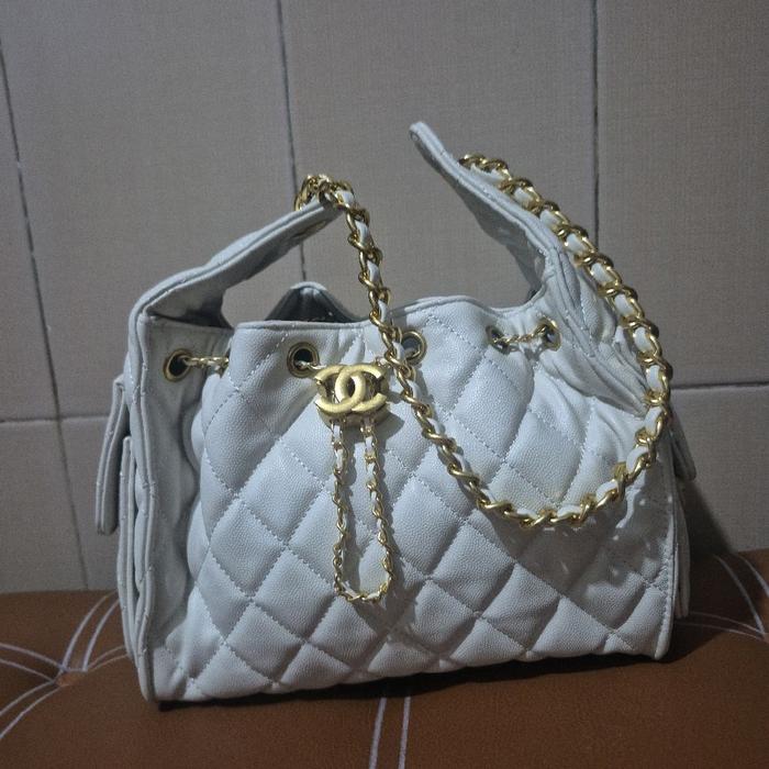 Tas C25 kaviar warna putih ada microchip