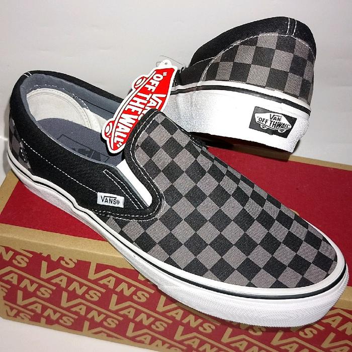 Sepatu Vans Slip On Classic Black White Pewter Hitam Putih Original size 38 dan 39 24 & 25 BNIB Ori 