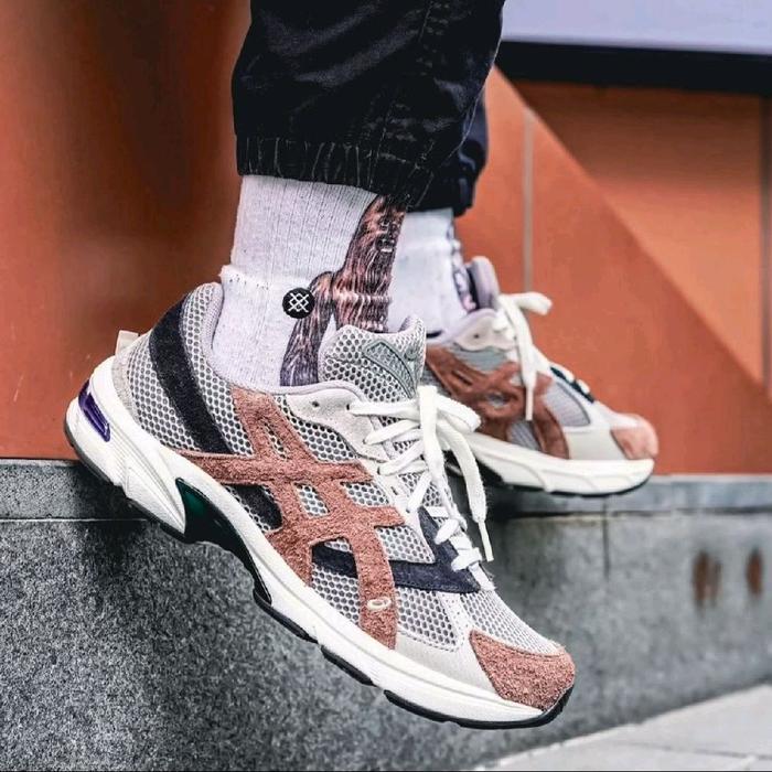 SEPATU ASICS HALL STUDIO PRIA