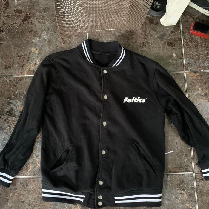Jacket Varsity Feltics Pria Hitam Casual