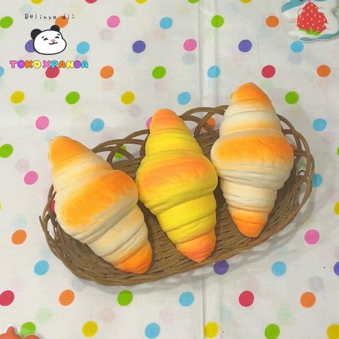 SQUISHY ROTI CROISSANT BREAD SMALL SUPER SOFT & SLOW