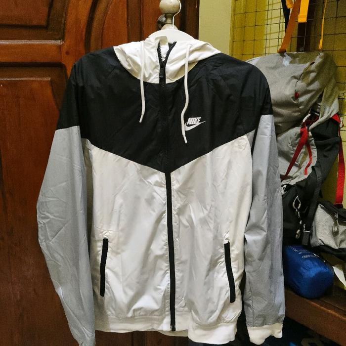 jaket nike WindBreaker Preloved
