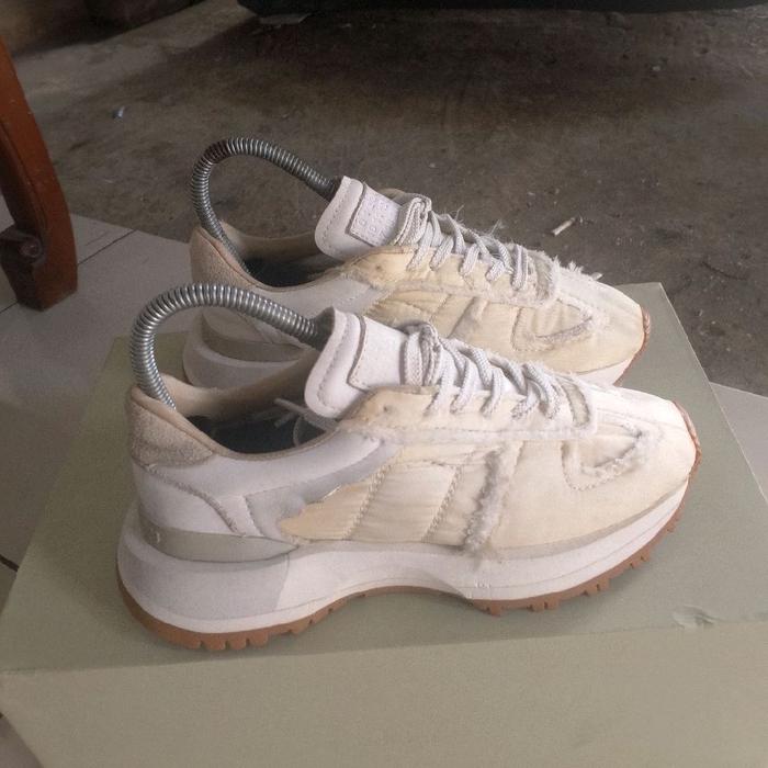 sepatu second branded maison margiela runner evolution pjg insole 23.5 atau setara size 37.5