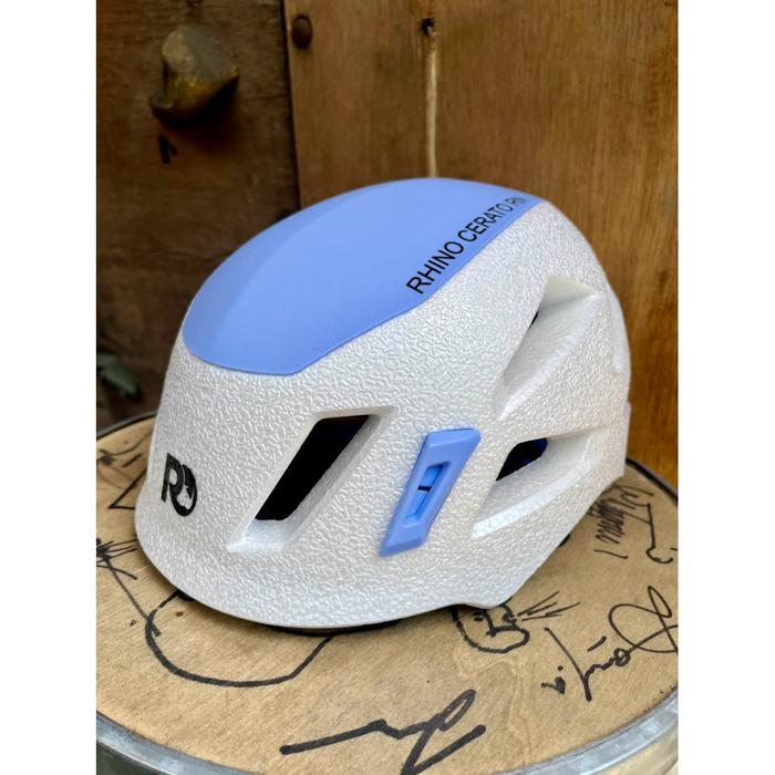 HELM CLIMBING ULTRA LIGHT PANJAT SAFETY CERATO SERI RN
