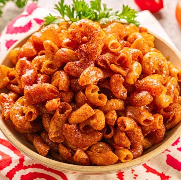 hesti makaroni