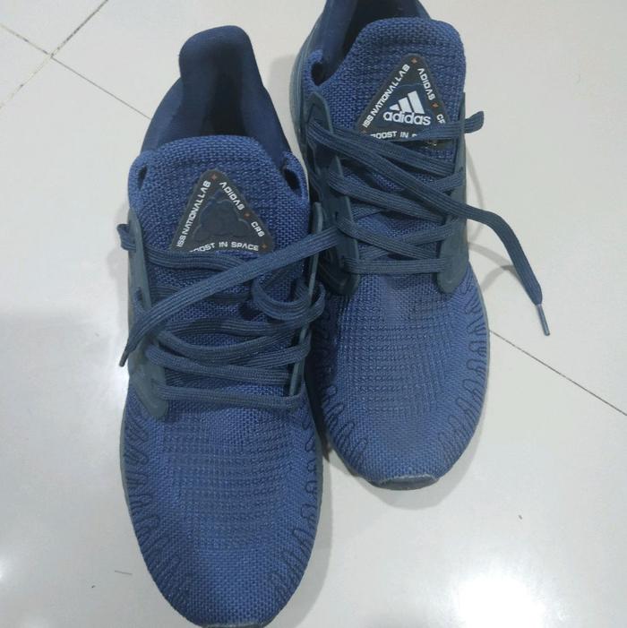 Sepatu Ultraboost Preloved - Sepatu lari runner size 43