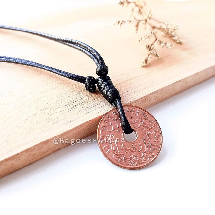Kalung Ethnic dengan Bandul Koin 1 Cent / 5 Cent Rupiah dari Nederlands Indie Tali Korea Adjustable 