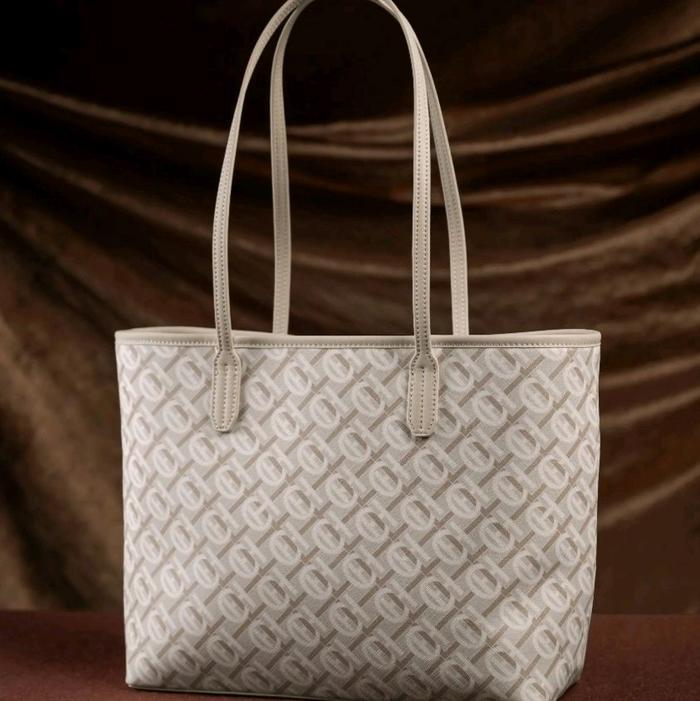 Totebag cantik premium HLC totebag by heylocal